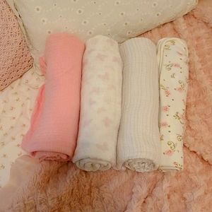 Like new Baby swaddling Blankets